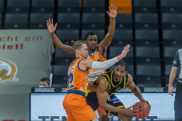 拉塞尔会离 拉塞尔会离