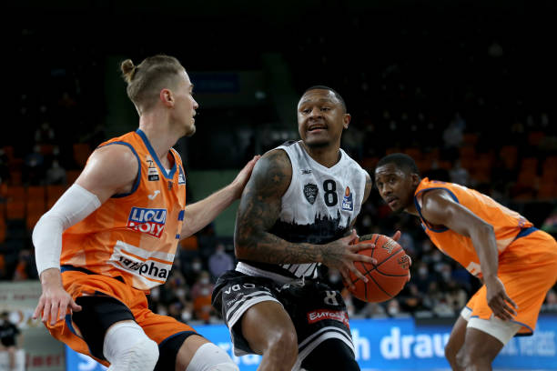 上涨了约 上涨了约